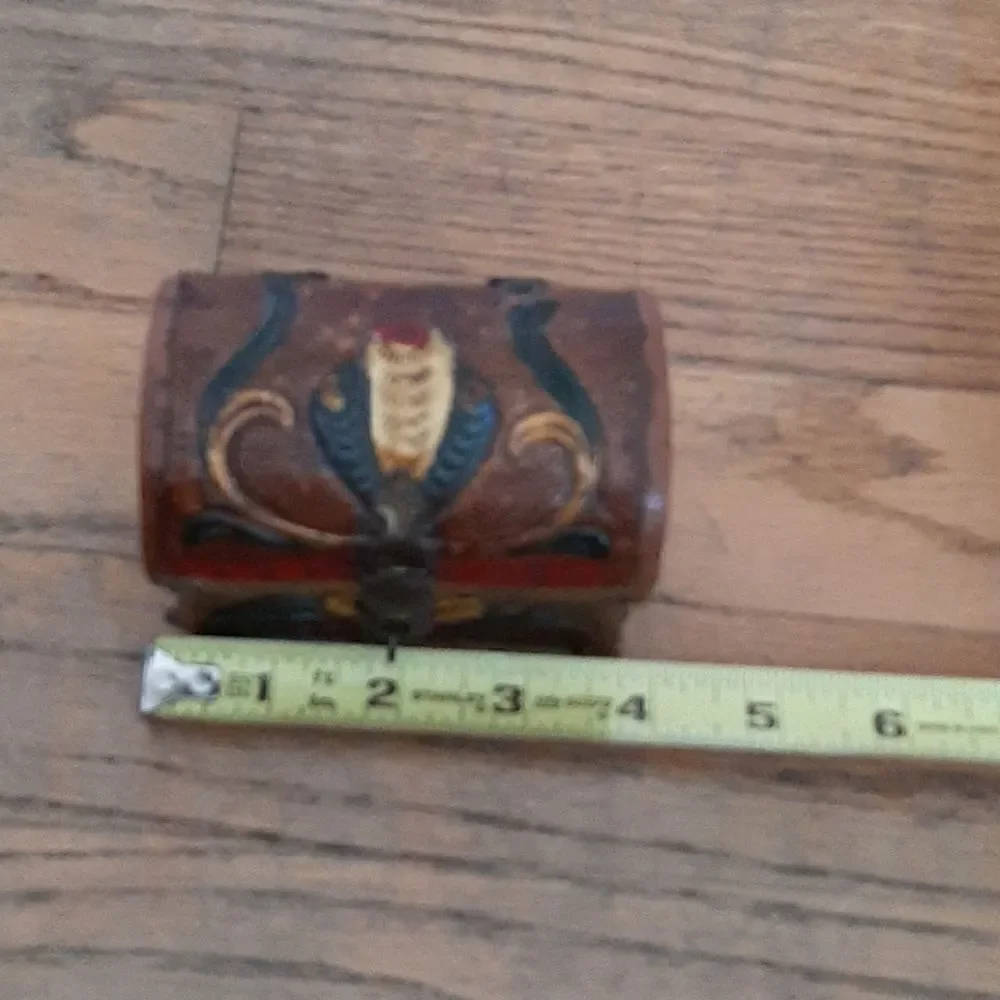 Vintage handpainted trinket box